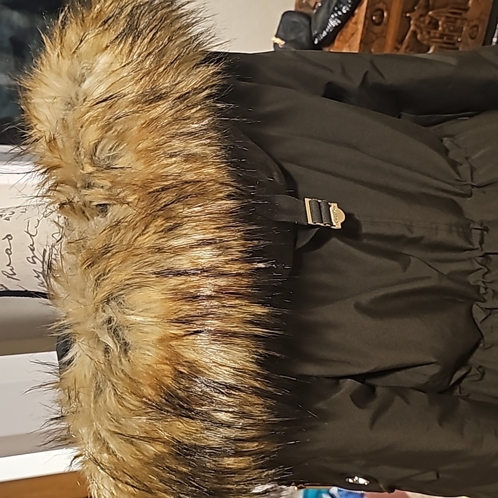 MICHAEL KORS COAT...army green..size medium...excellent condition - Picture 8 of 10